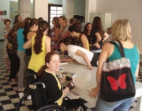 Troca e venda de livros na Unidade Fundação Evangélica