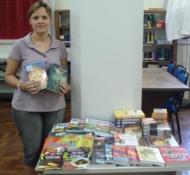 IENH adquire livros em inglês