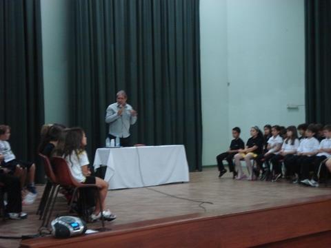 Secretário de Educação participa de debate na IENH