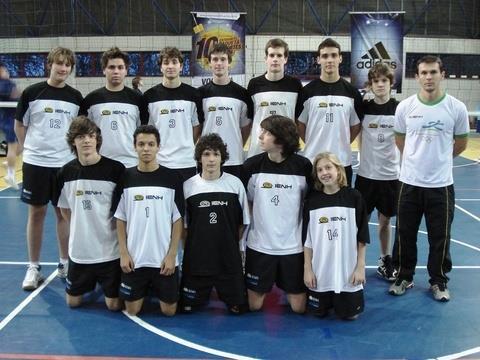 Atletas da IENH no Estudantil Paquetá Esportes Adidas