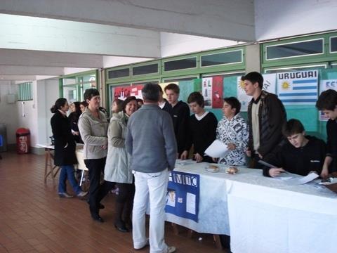 Alunos realizam Feira de Gastronomia