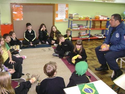 Agentes Mirins do Trânsito participam de palestra