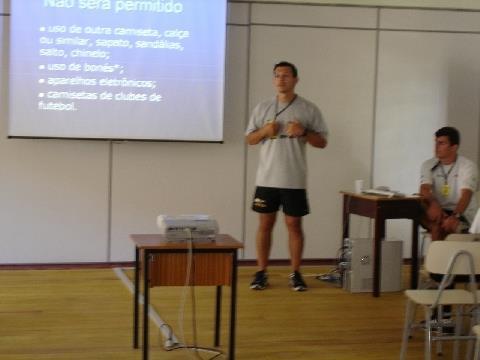 Alunos da Fundação Evangélica assistem palestra sobre a Área de Educação Física