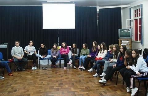 Grupo Amigos da Paz promove Cine Fórum e Acampadentro