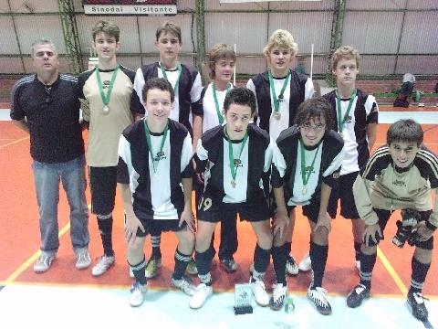 Futsal da IENH é campeão de torneio