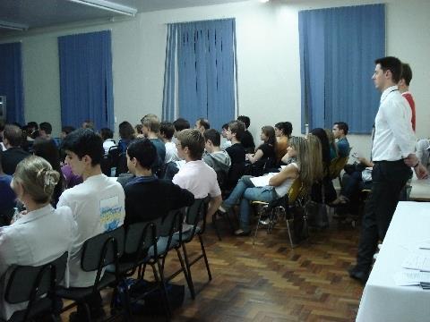 Alunos assistem palestra sobre Bolsa de Valores