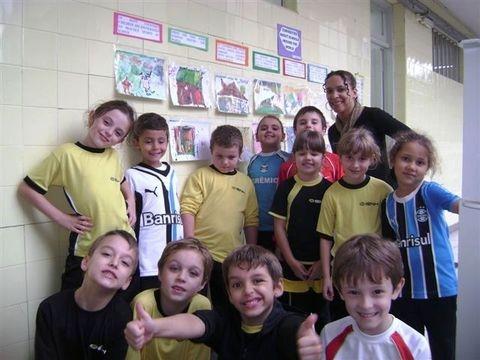 Curiosidades sobre as escolas do mundo é tema de sala de aula