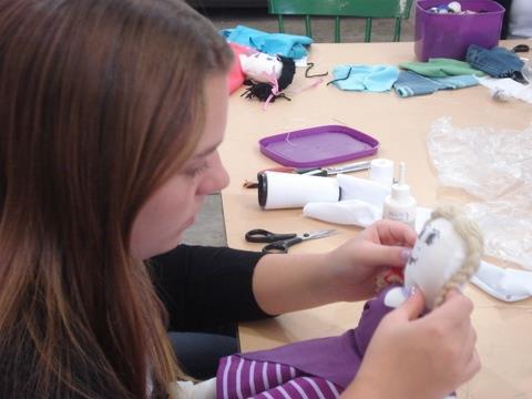 Alunos da IENH participam do Projeto Social Oficina de Brinquedos