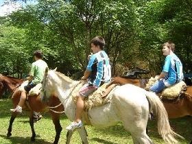 Alunos da 3ª série do Pindorama visitam Sítio Behne