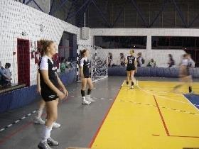 Equipes de Vôlei Infanto Masculino e Feminino da IENH disputam semifinais da Copa Paquetá