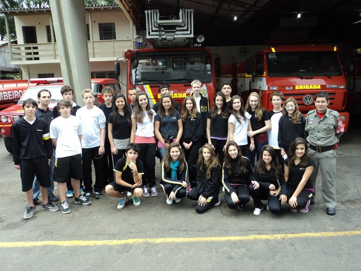 Visita ao Corpo de Bombeiros complementa estudos