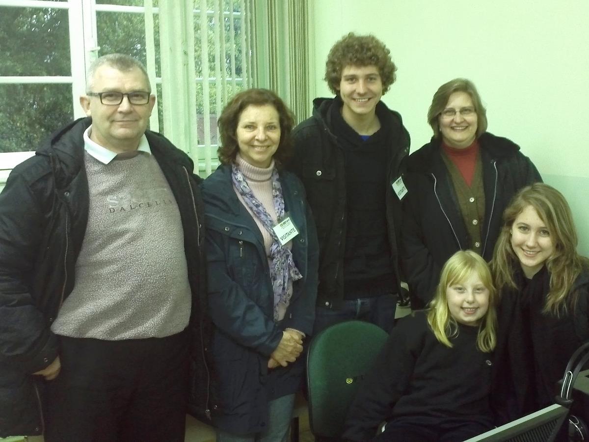 Participante de intercâmbio em 2005 visita a IENH