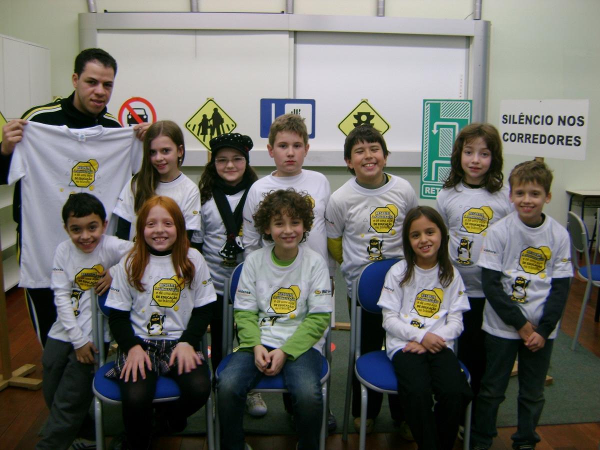 Ações dos Agentes Mirins do Trânsito envolvem estudantes da Unidade Pindorama