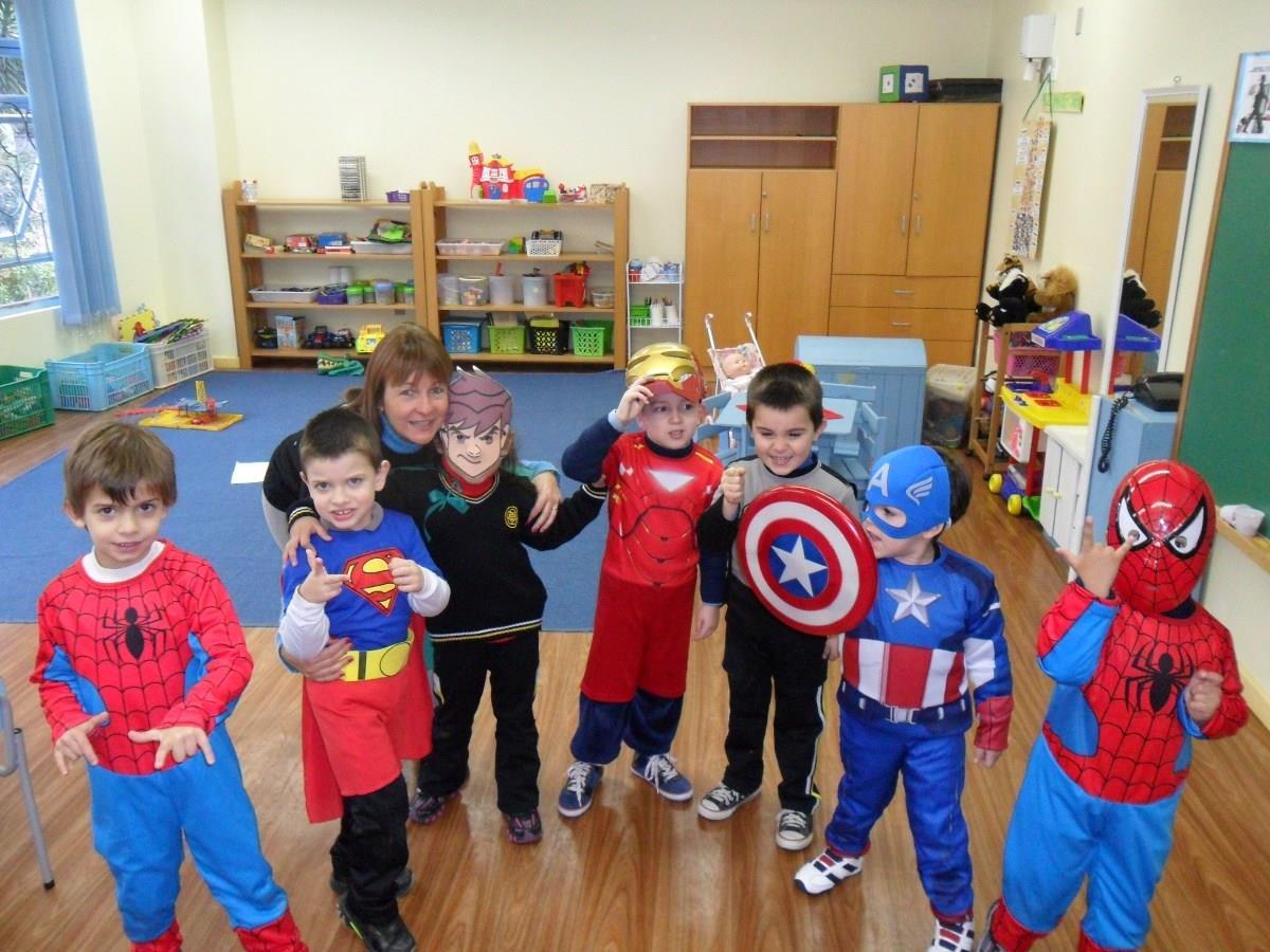 Super-heróis invadem a aula da turma do Nível 4C