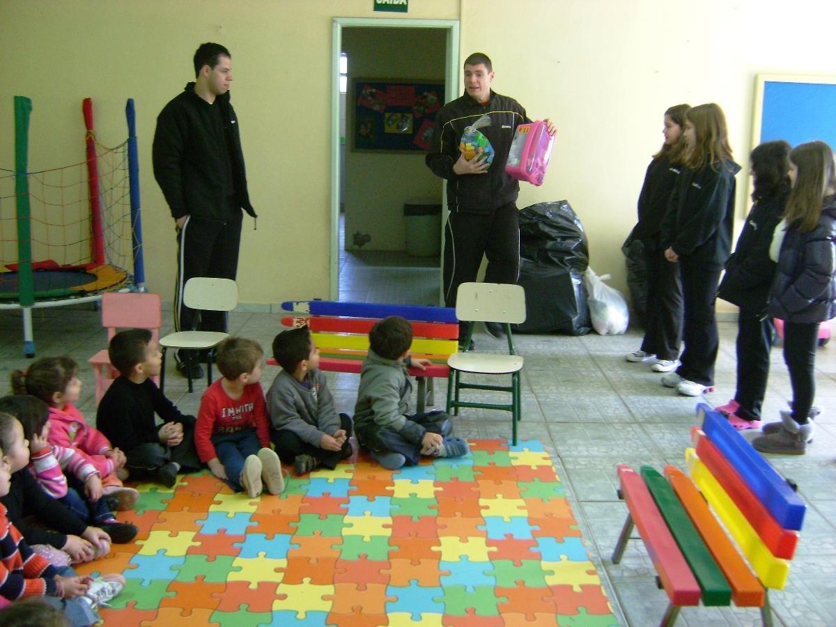 Grêmio Estudantil Pindorama realiza doações para EMEI Cinderela