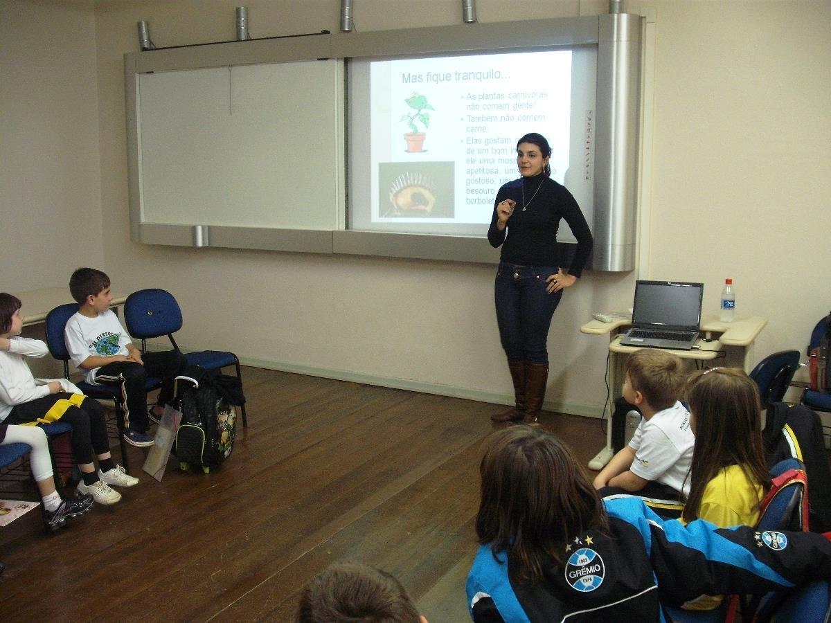 Monitores Ecológicos aprendem sobre plantas carnívoras