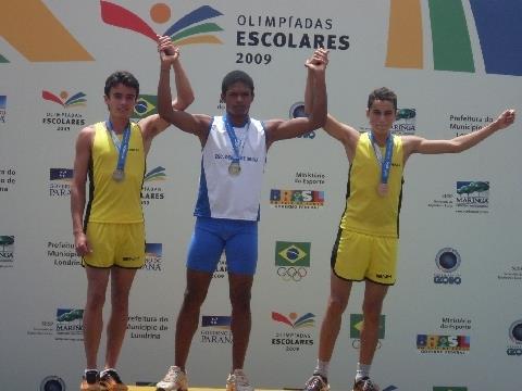 Atletismo da IENH conquista medalhas de prata e bronze na Olimpíada Escolar Brasileira