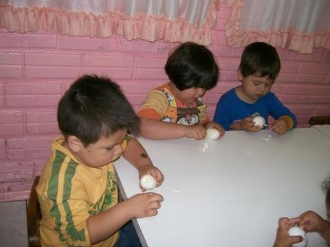 Professora da IENH realiza Hora do Conto na Escola Raio de Sol