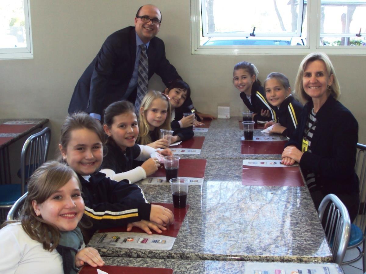 Turma da Unidade Oswaldo Cruz visita o Jornal NH