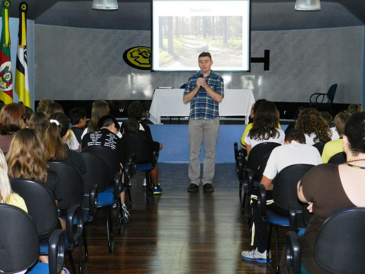 Meditação de início do ano letivo na Fundação Evangélica