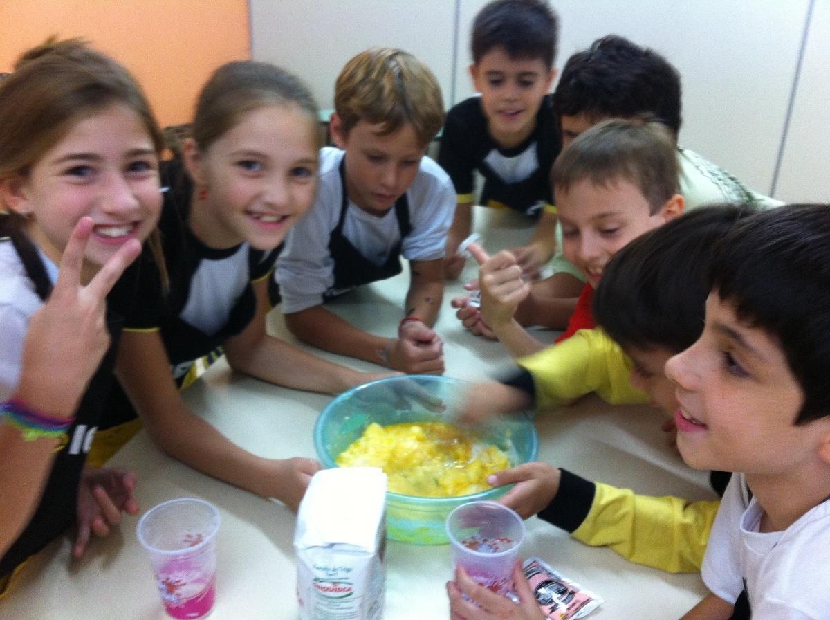 Turma da Unidade Oswaldo Cruz produz Biscoitos de Páscoa