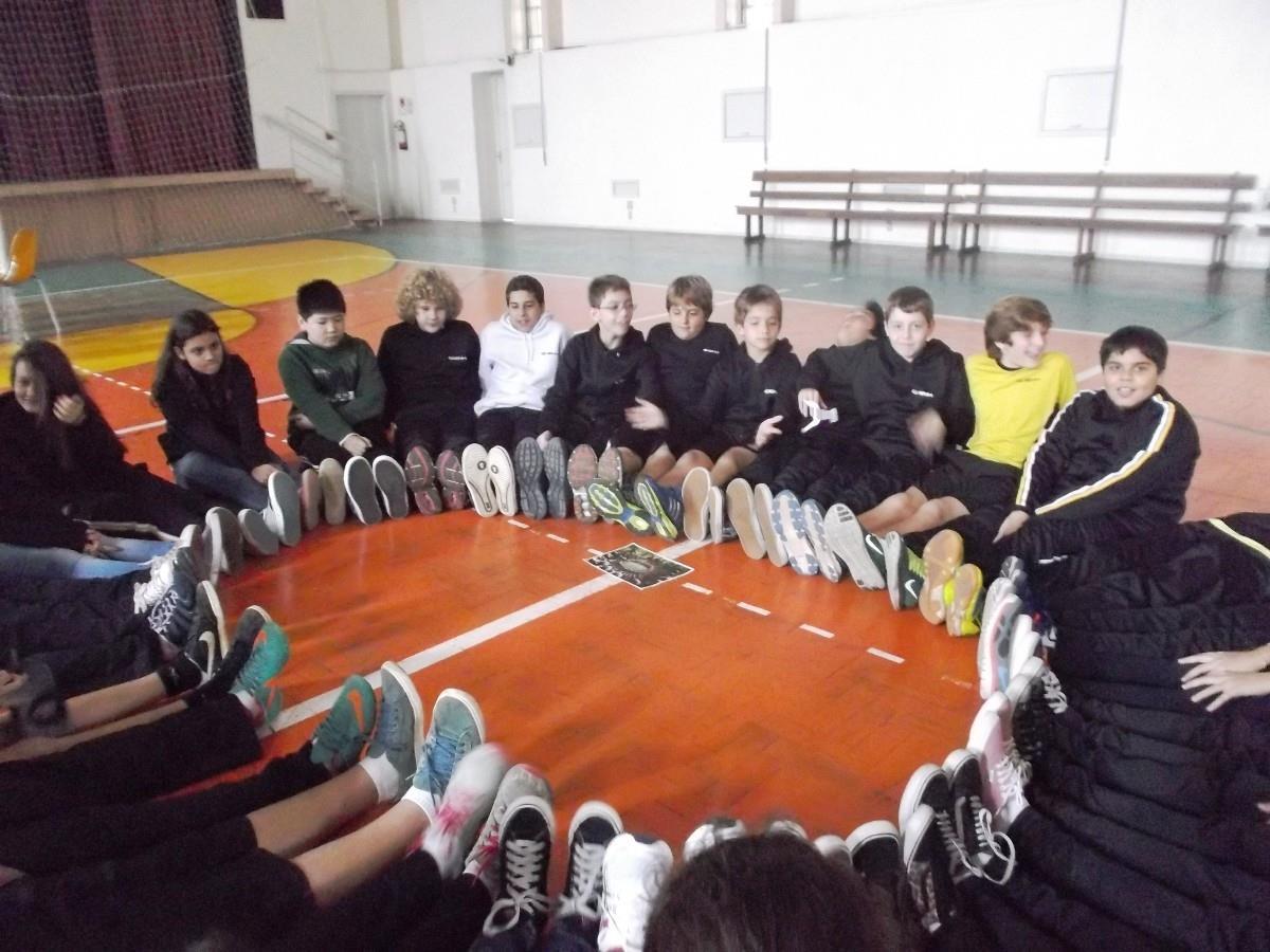 Estudantes participam de atividades sobre união e ajuda mútua