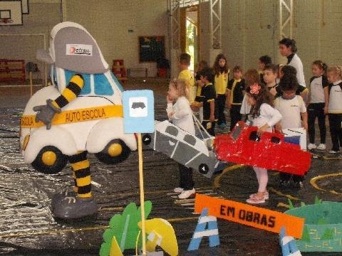 IENH incentiva a conscientização sobre o trânsito desde as primeiras séries