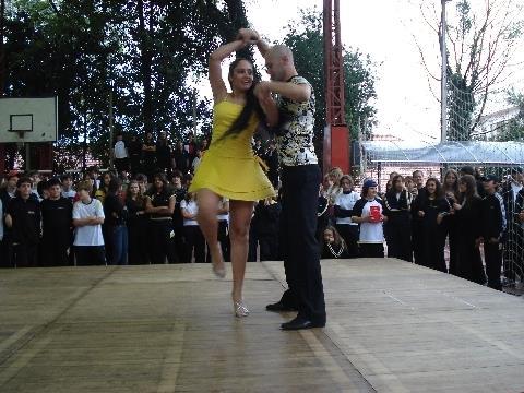 Grêmio Estudantil promove apresentações de dança