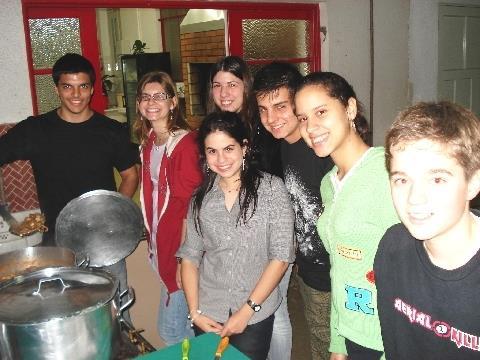 Grupo Amigos da Paz promove Cine-Fórum e Acampadentro