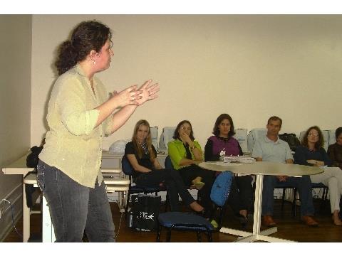 Professores da Unidade Oswaldo Cruz assistem palestra sobre déficit de atenção