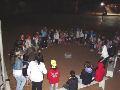 Estudantes do Currículo Bilíngue participam de acampamento nos moldes americanos