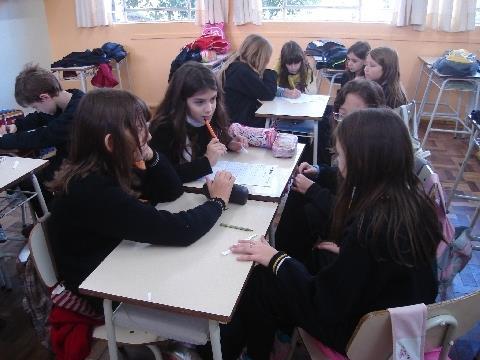 Estudantes do Oswaldo Cruz fazem atividade sobre relacionamentos