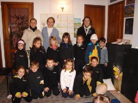 Alunos da Educação Infantil da Unidade Pindorama visitam atelier de Artista Plástica