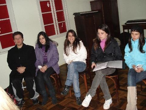 Alunos do Ensino Médio Noturno da Fundação Evangélica realizam Sarau Poético