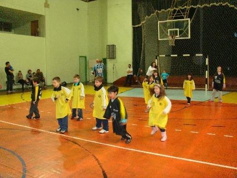 Turmas 1ªA e 1ªB homenageiam famílias