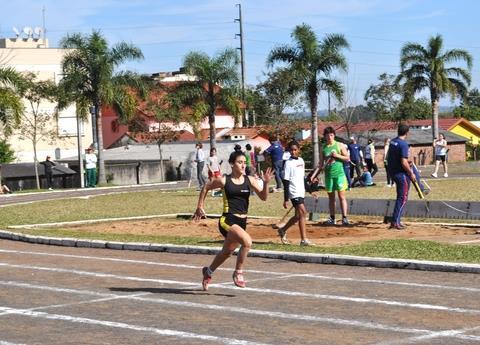 Atleta da IENH conquista vaga na Olimpíada Escolar Brasileira