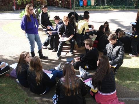 Atividade de Inglês ao ar livre