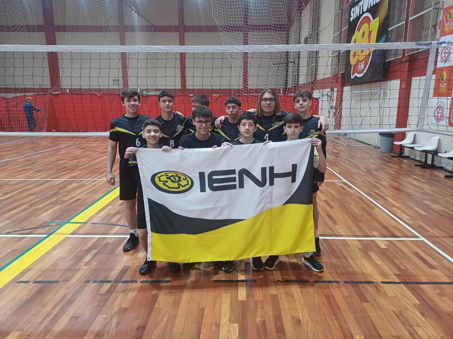 Olimpíada Escolar e Torneio Serra movimentaram as equipes de voleibol da IENH