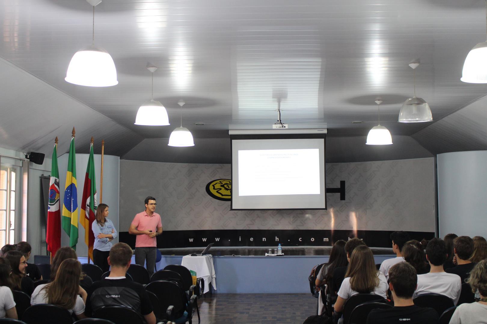 Palestra sobre empreendedorismo ocorre na IENH