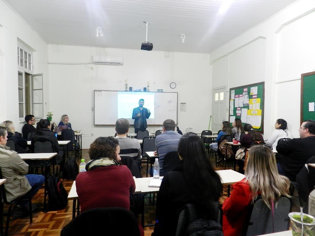 Perito Médico do INSS palestra para acadêmicos de Administração na Faculdade IENH