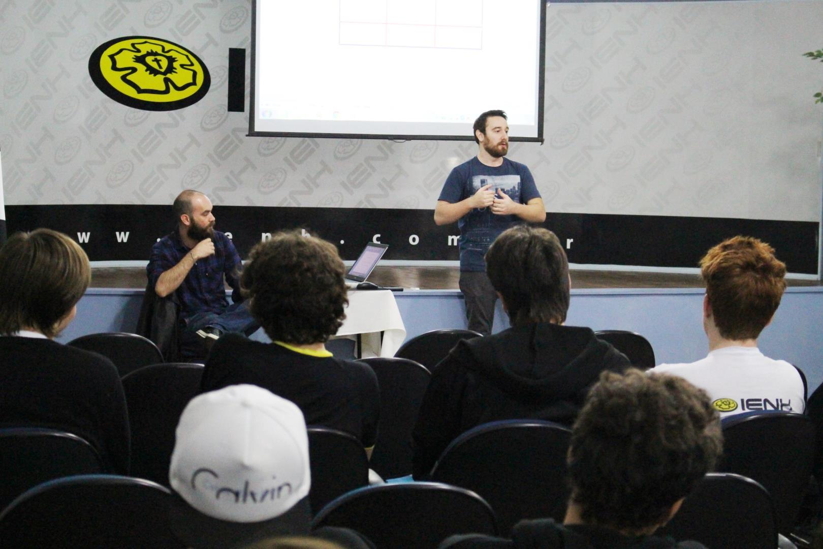 Preparação para AMOVISE inicia com palestra de cineastas