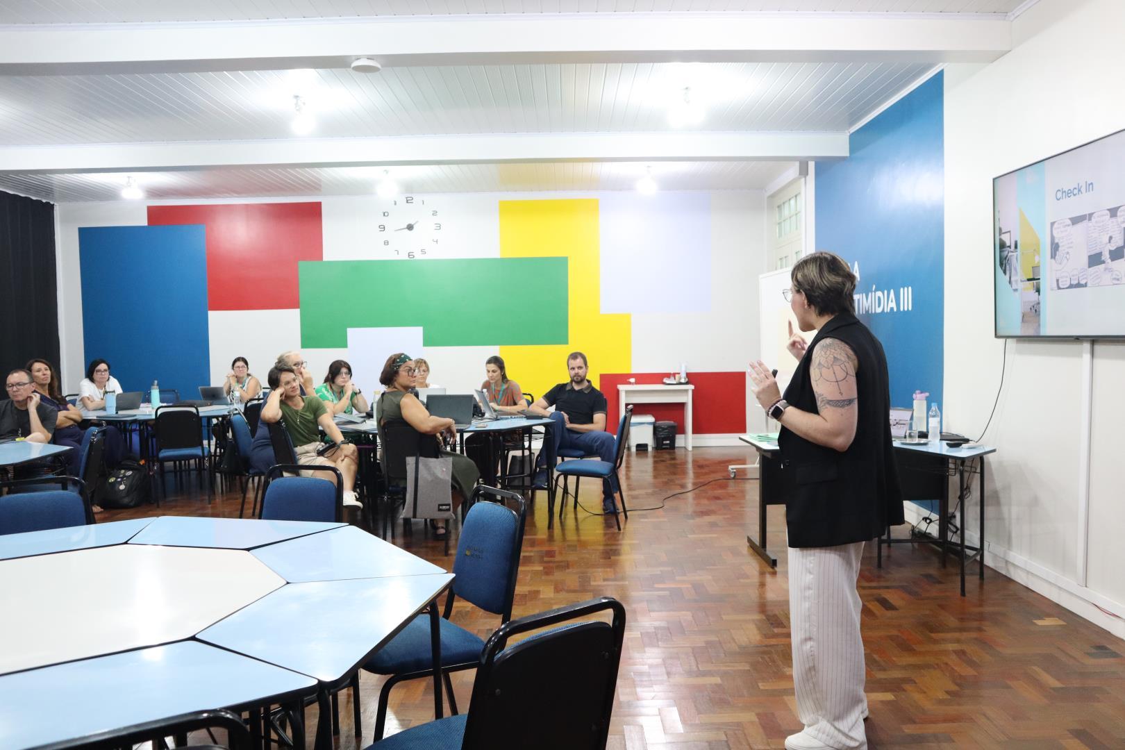 Professores da Unidade Fundação Evangélica participam de treinamento do Bernoulli