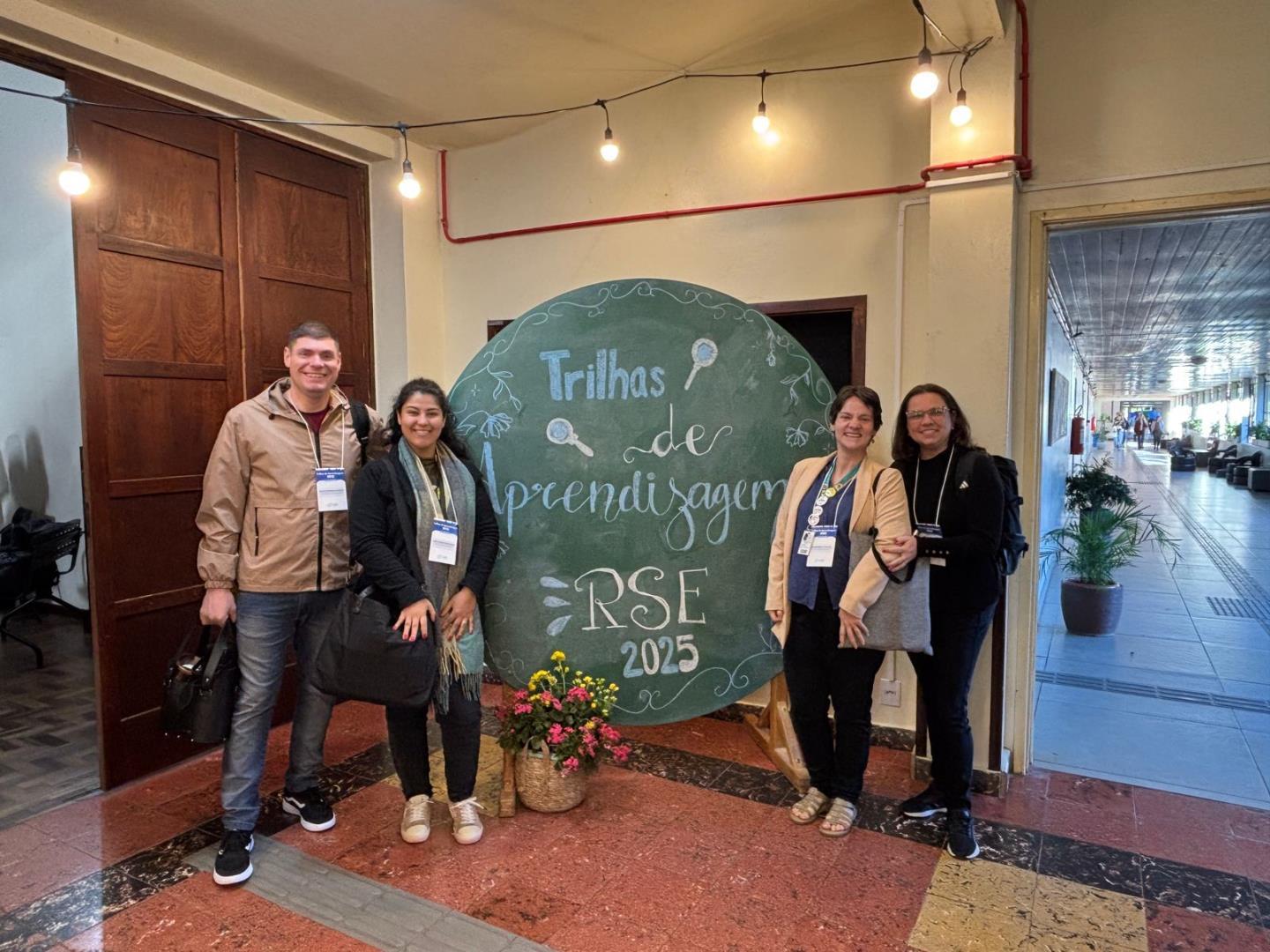 Professores da IENH participam do evento Conexões Humanas e Processos Inteligentes