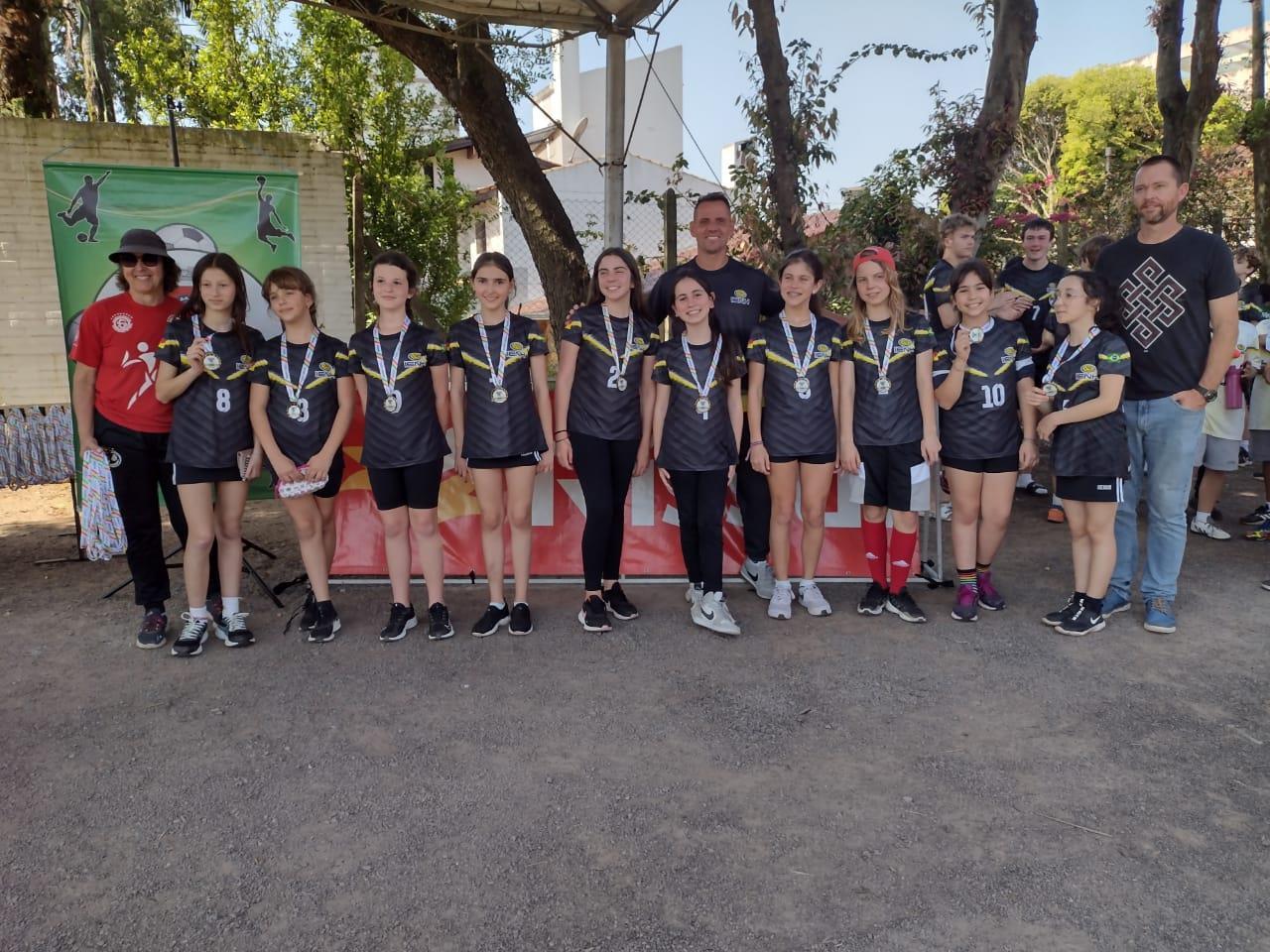 Punhobol da IENH conquista quatro medalhas na Olimpíada Escolar