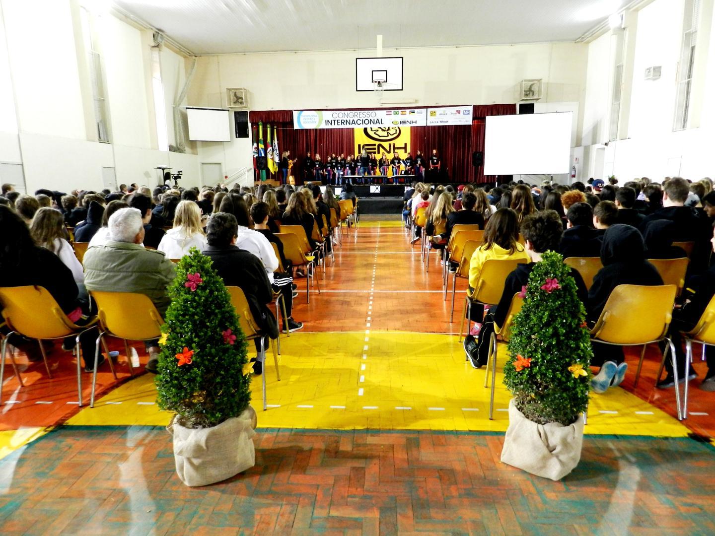 Recital do Arte em Movimento aborda a valorização da mulher