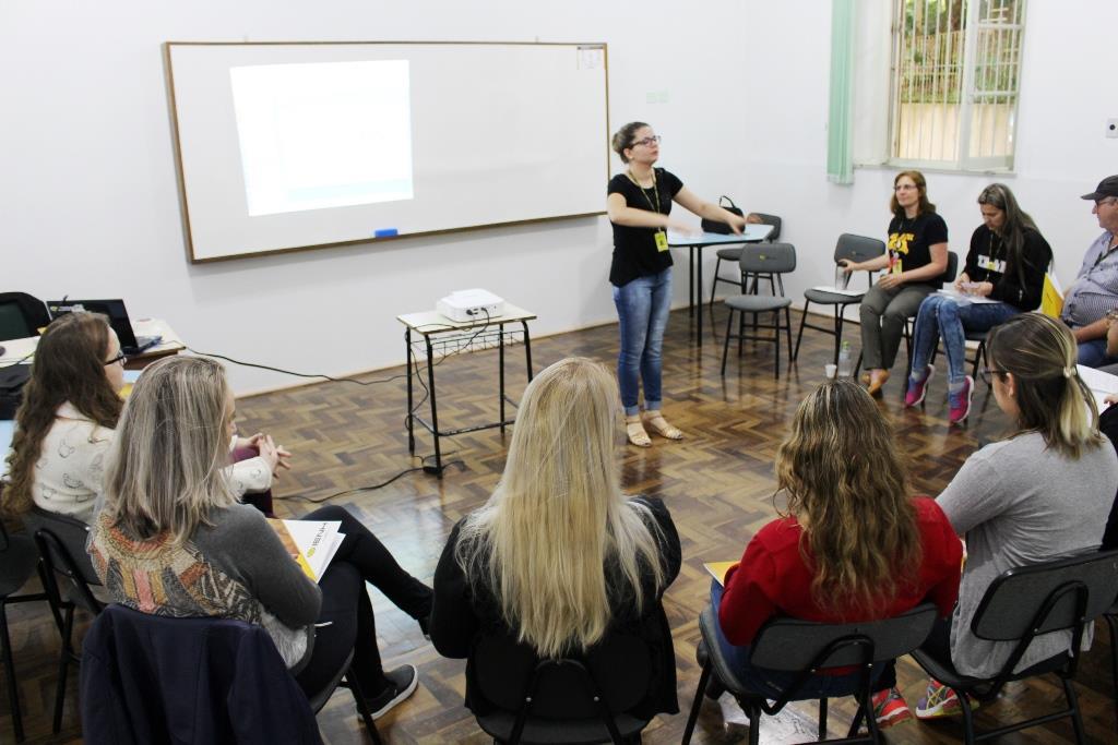 Segunda turma de colaboradores inicia Curso de Libras na Unidade Fundação Evangélica