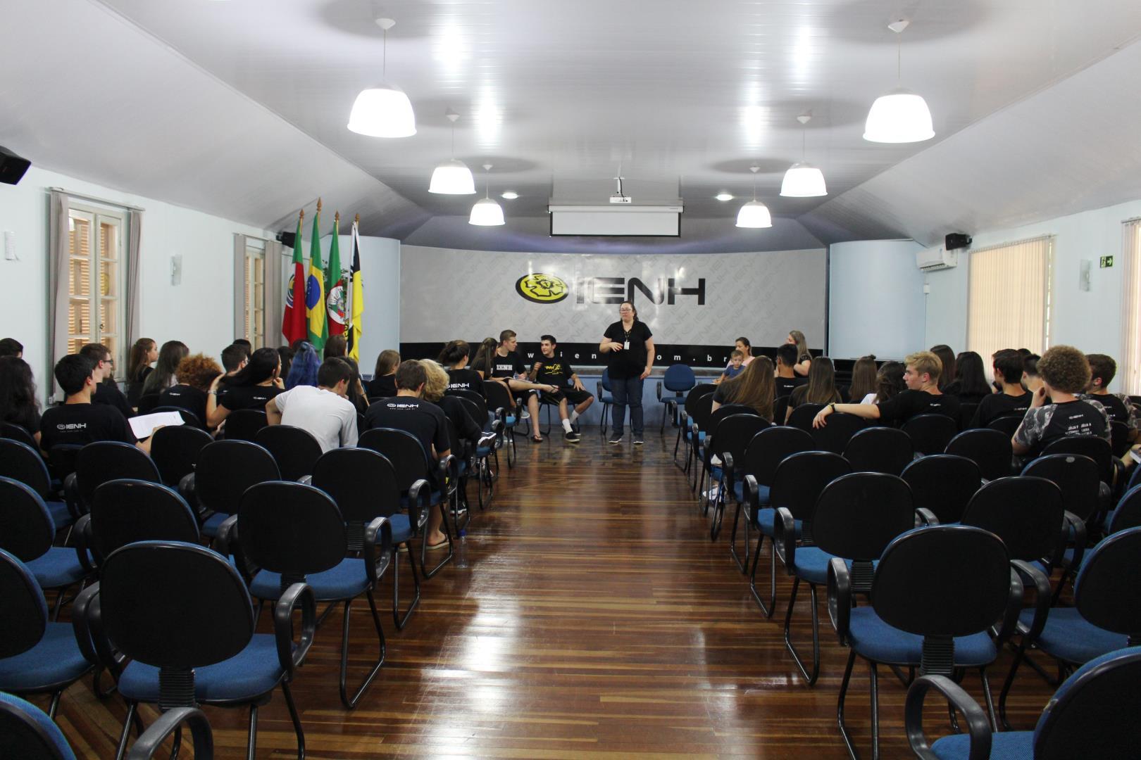 Trabalho na Central de Reciclagem é tema de palestra na IENH