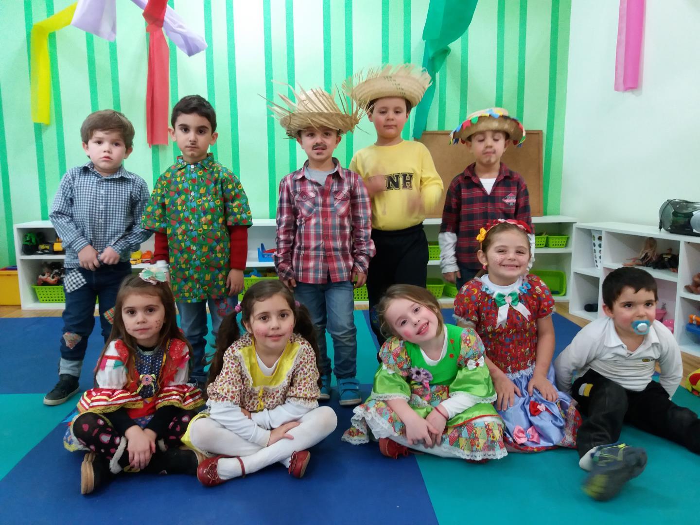 Turmas da Educação Infantil do Oswaldo Cruz realizam Festa de São João