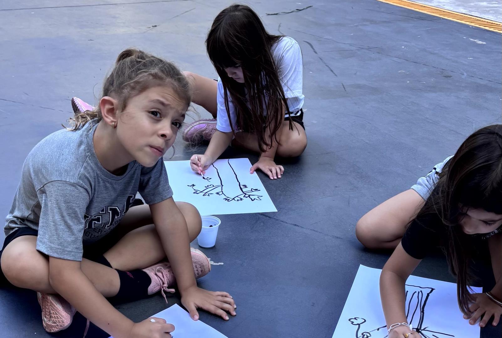 Turmas de Year 1 exploram Science e Art em atividade de observação na Unidade Oswaldo Cruz