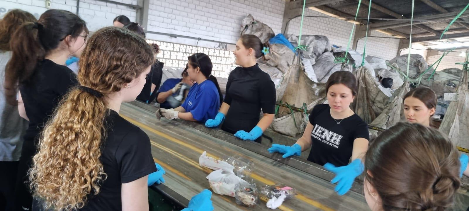 Turmas do 2nd grade da Unidade Fundação Evangélica visitam a UNIVALE